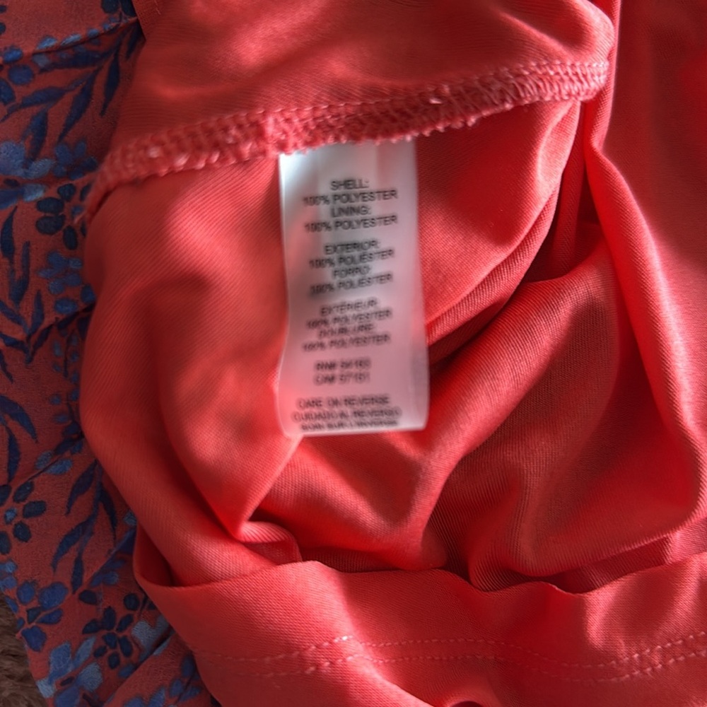 Elegant Red Sleeveless Dress - Picture 7 of 7